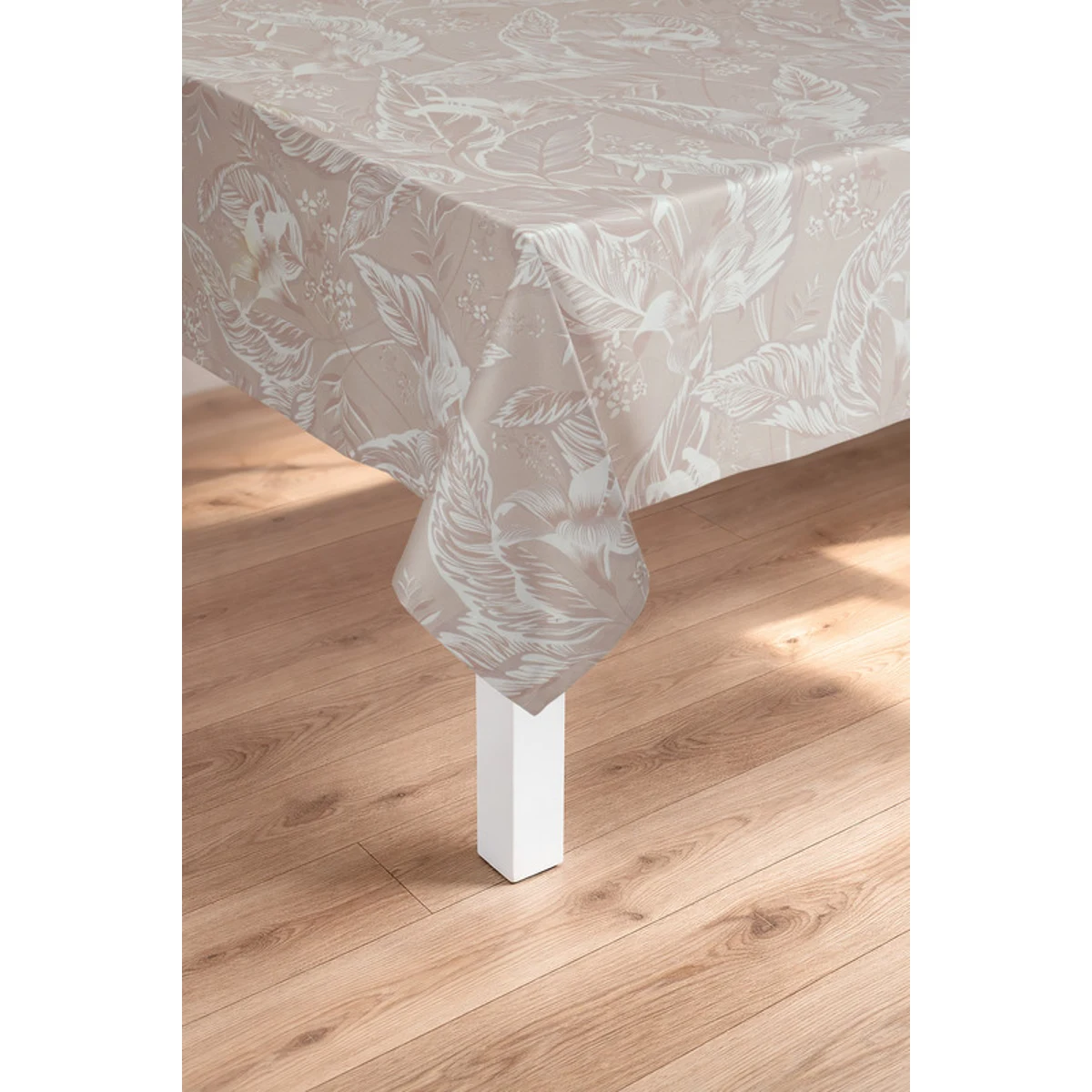 Manamo Flower  Table Cloth Polyester Powder Digital Printed 140x140 cm