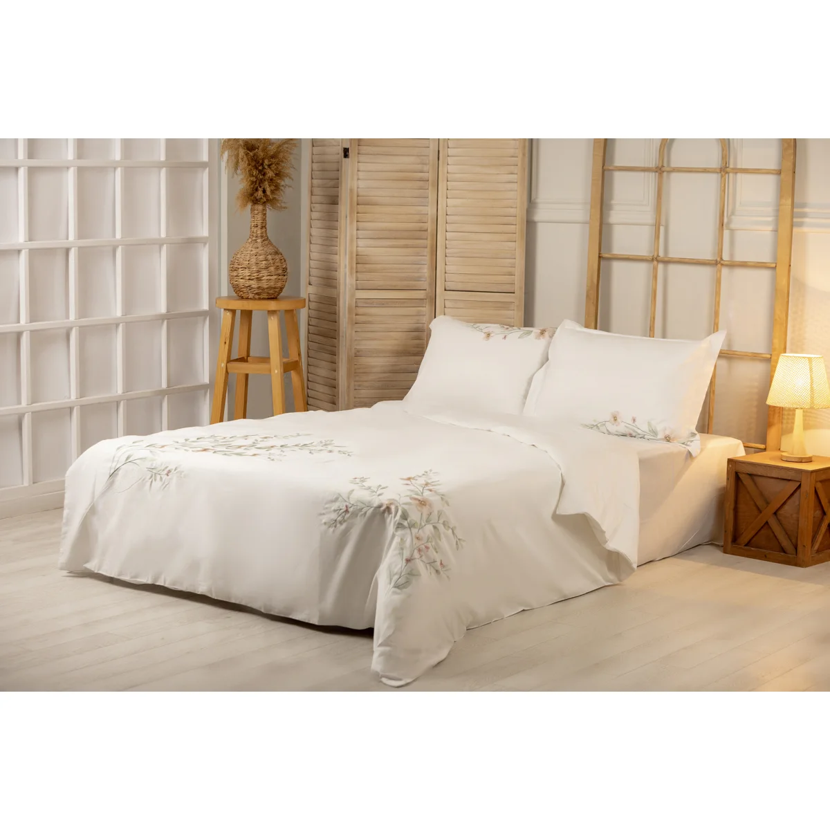 Manamo Hermose Embroidered Bed Linen Set Saten White 200x220 cm+240x260 cm+50x70 cm(2)