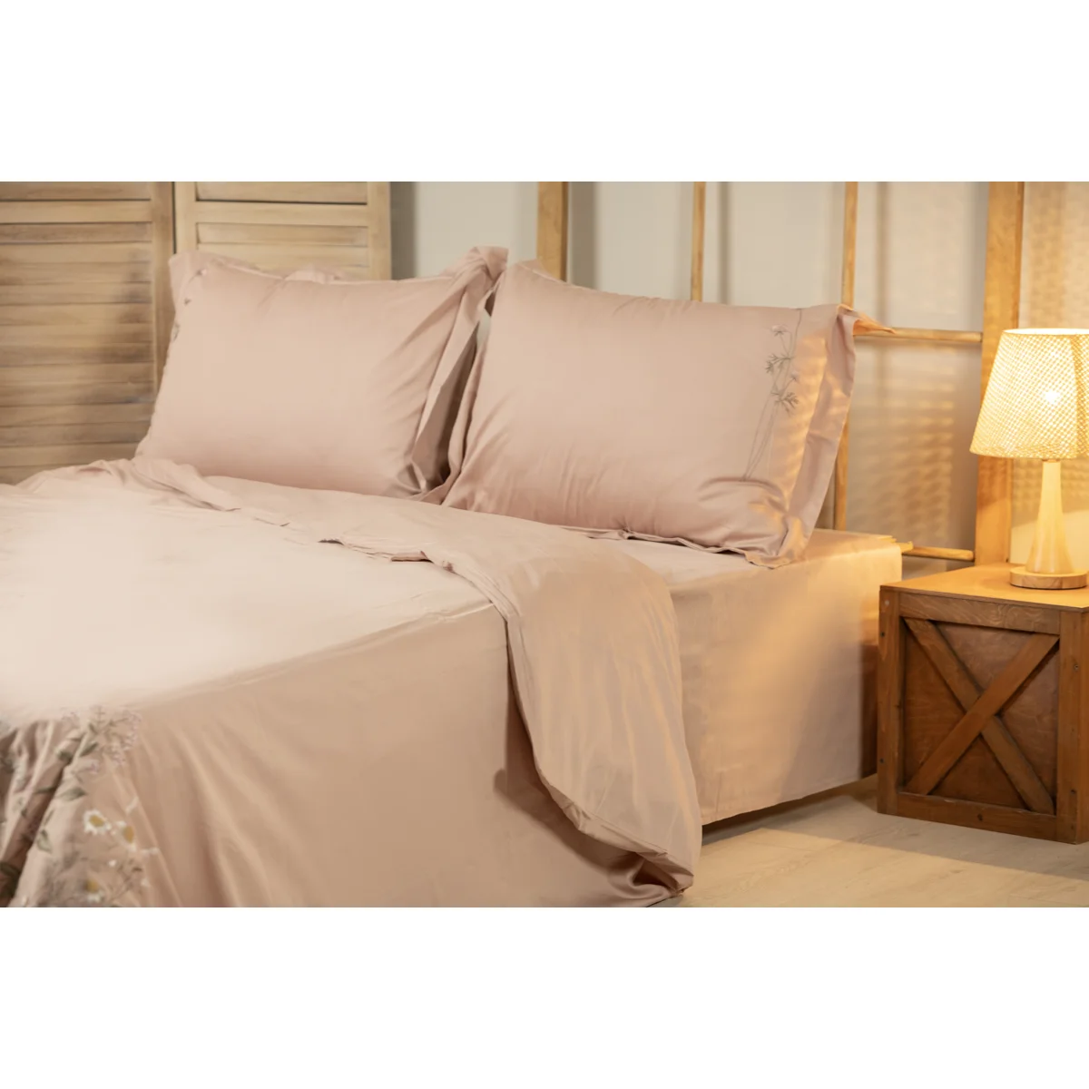 Manamo Suy Embroidered Bed Linen Set Saten Powder 200x220 cm+240x260 cm+50x70 cm(2)