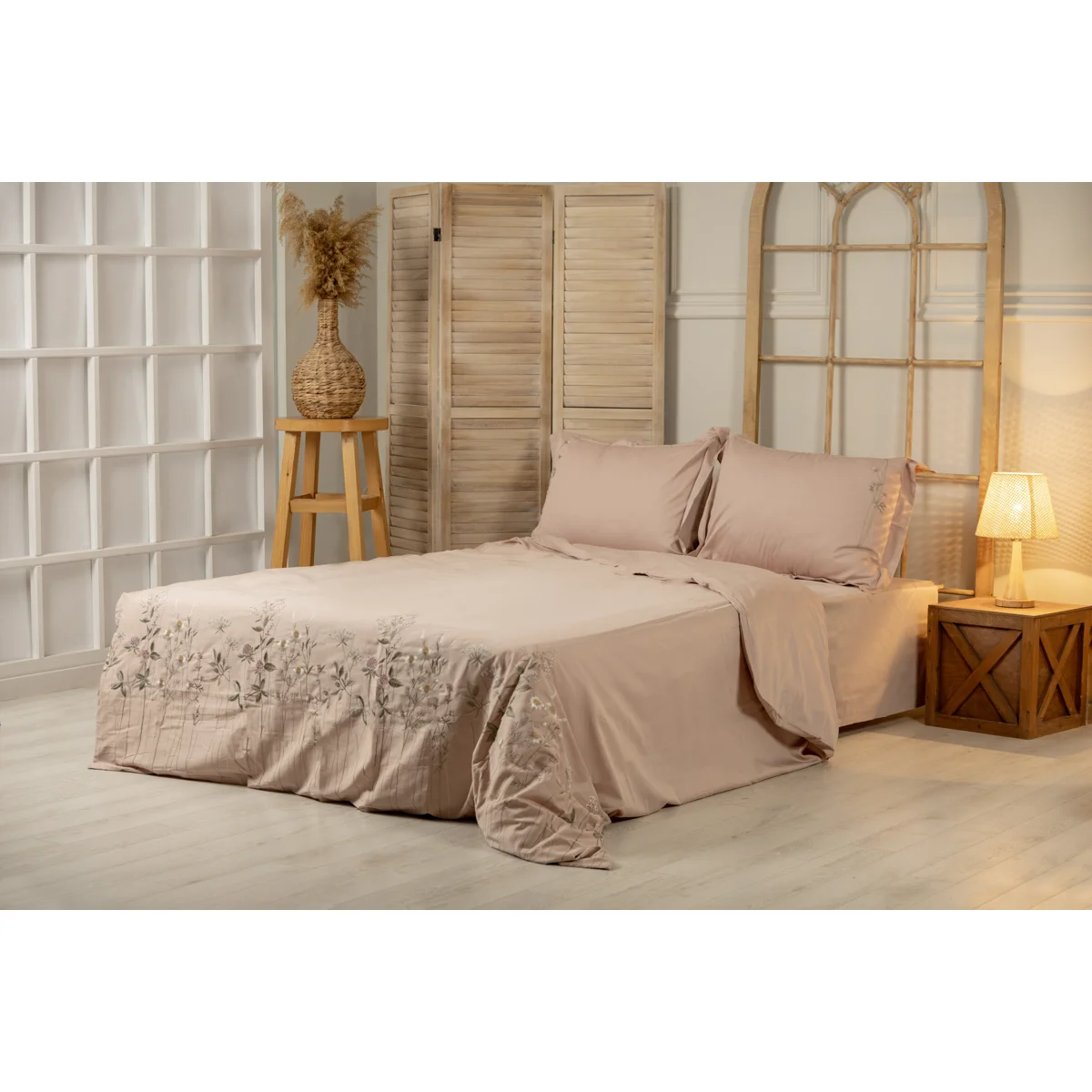 Manamo Suy Embroidered Bed Linen Set Saten Powder 200x220 cm+240x260 cm+50x70 cm(2)