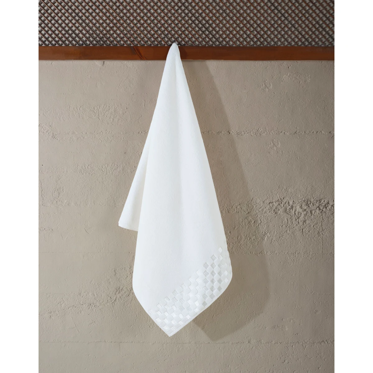 Manamo Checker Bath Towel Microcotton Ecru  75x150 cm