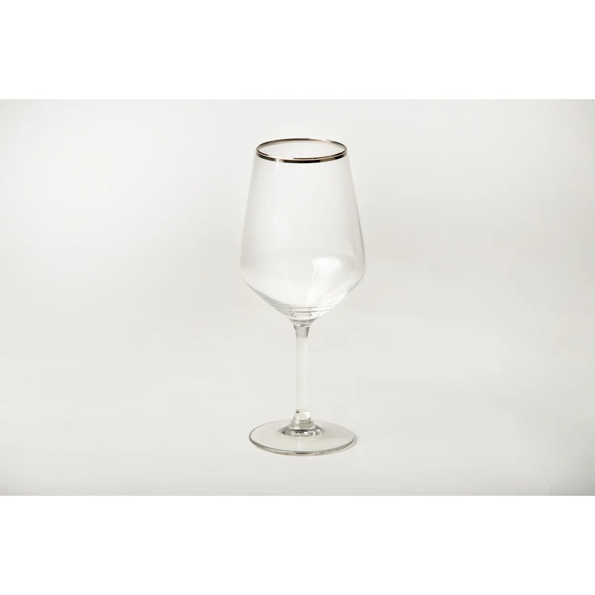 Manamo Avantgarde Wine Glass Transparent / Silver Rim 490 cc × H 220 mm × Ø 64 mm